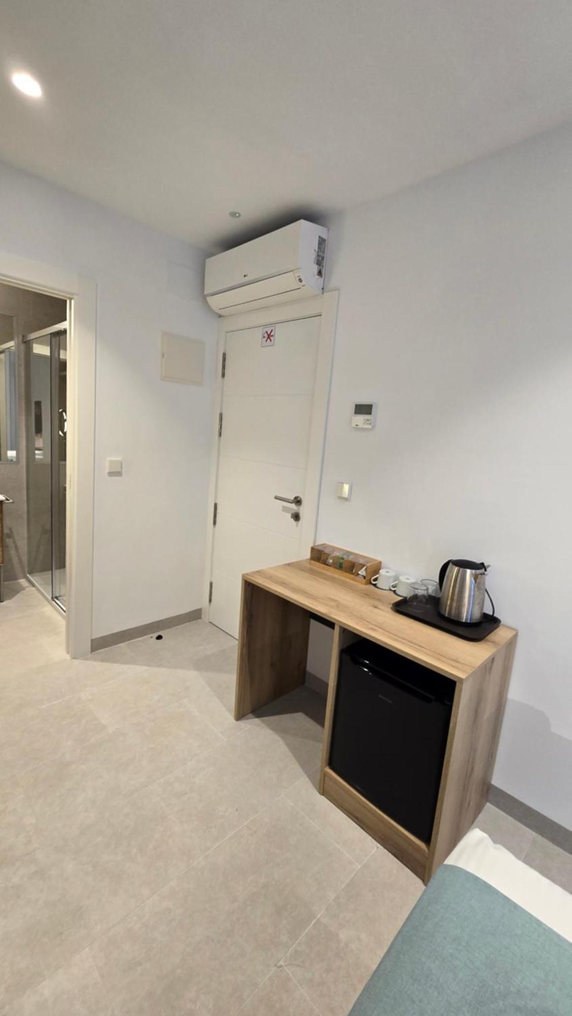 Hostal Rambla 24 By Holihome Alicante Bagian luar foto