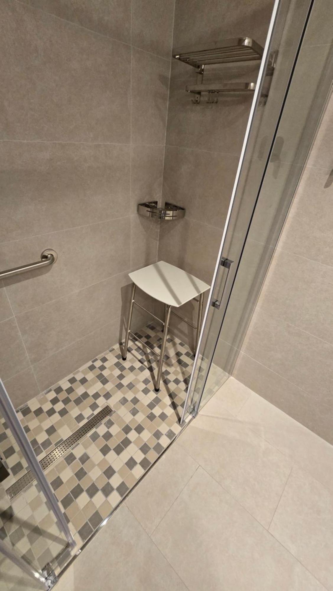 Hostal Rambla 24 By Holihome Alicante Bagian luar foto
