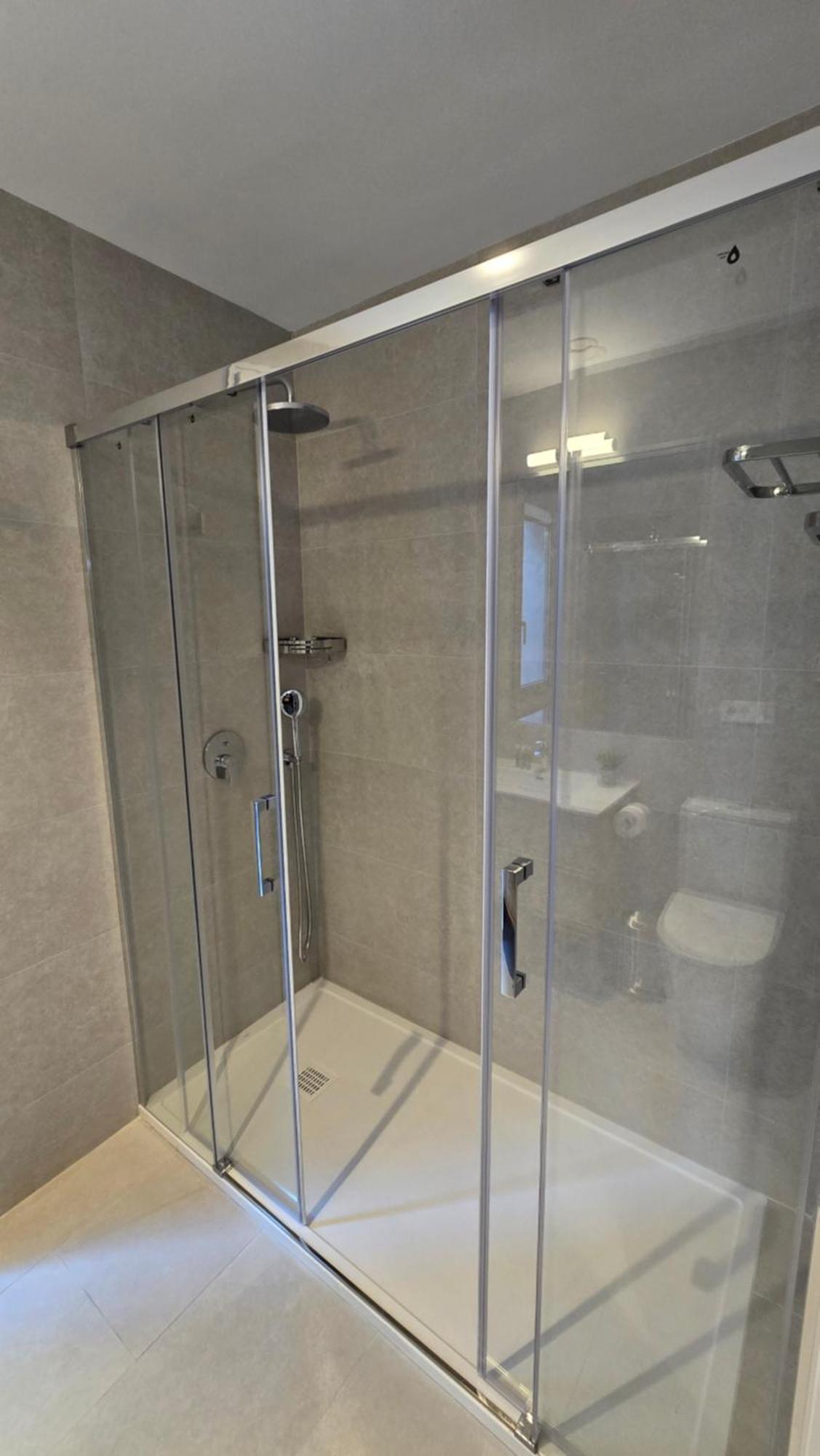 Hostal Rambla 24 By Holihome Alicante Bagian luar foto