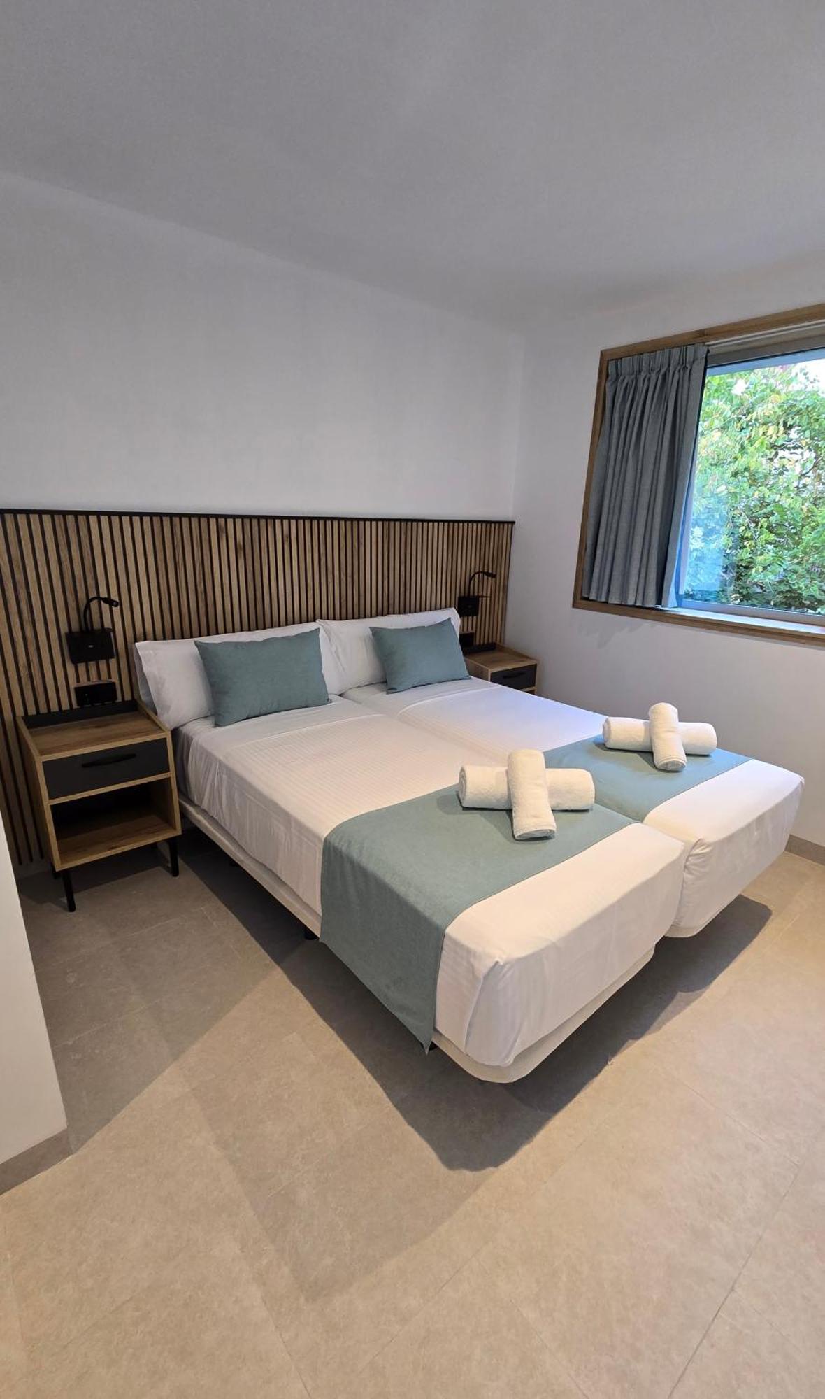 Hostal Rambla 24 By Holihome Alicante Bagian luar foto