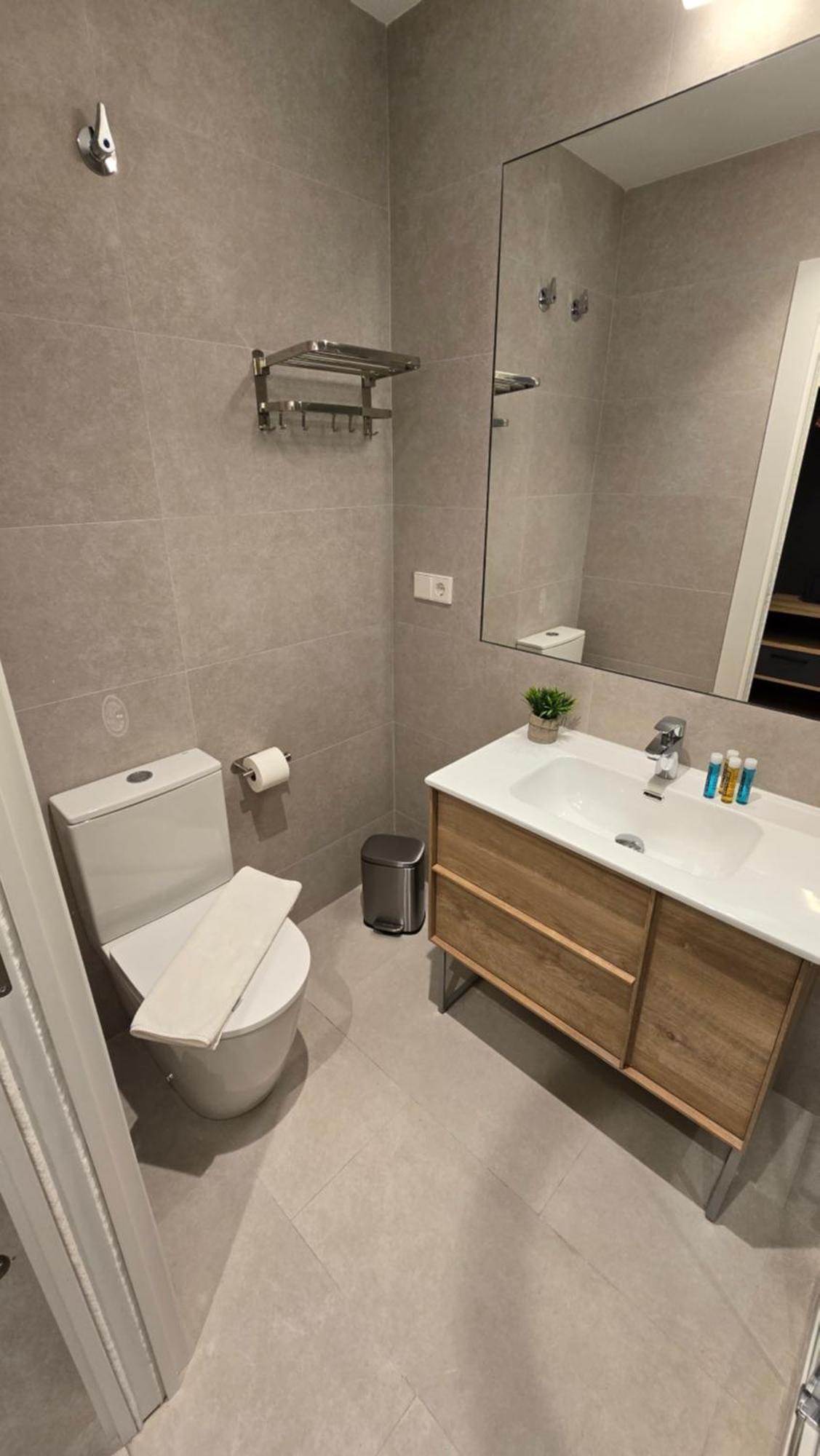 Hostal Rambla 24 By Holihome Alicante Bagian luar foto