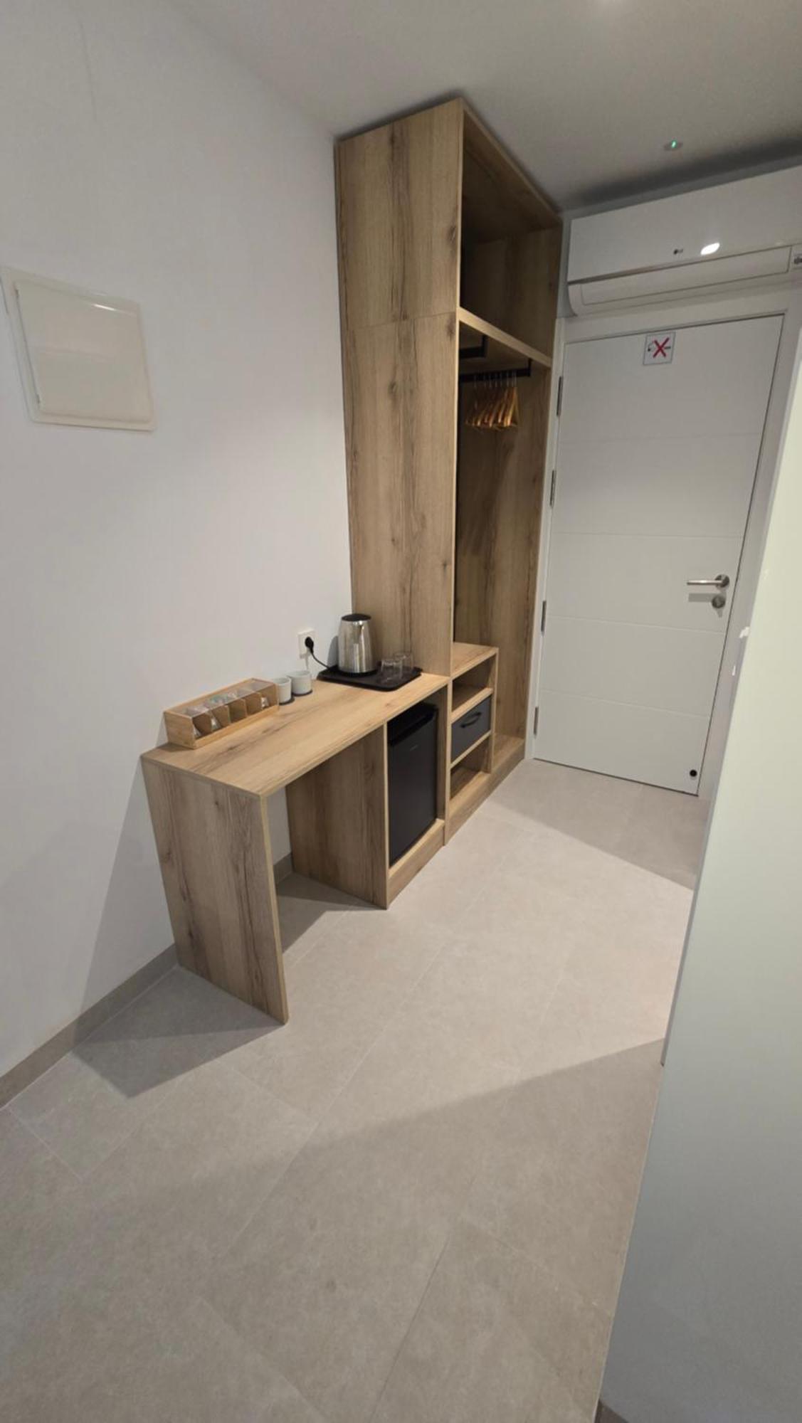 Hostal Rambla 24 By Holihome Alicante Bagian luar foto