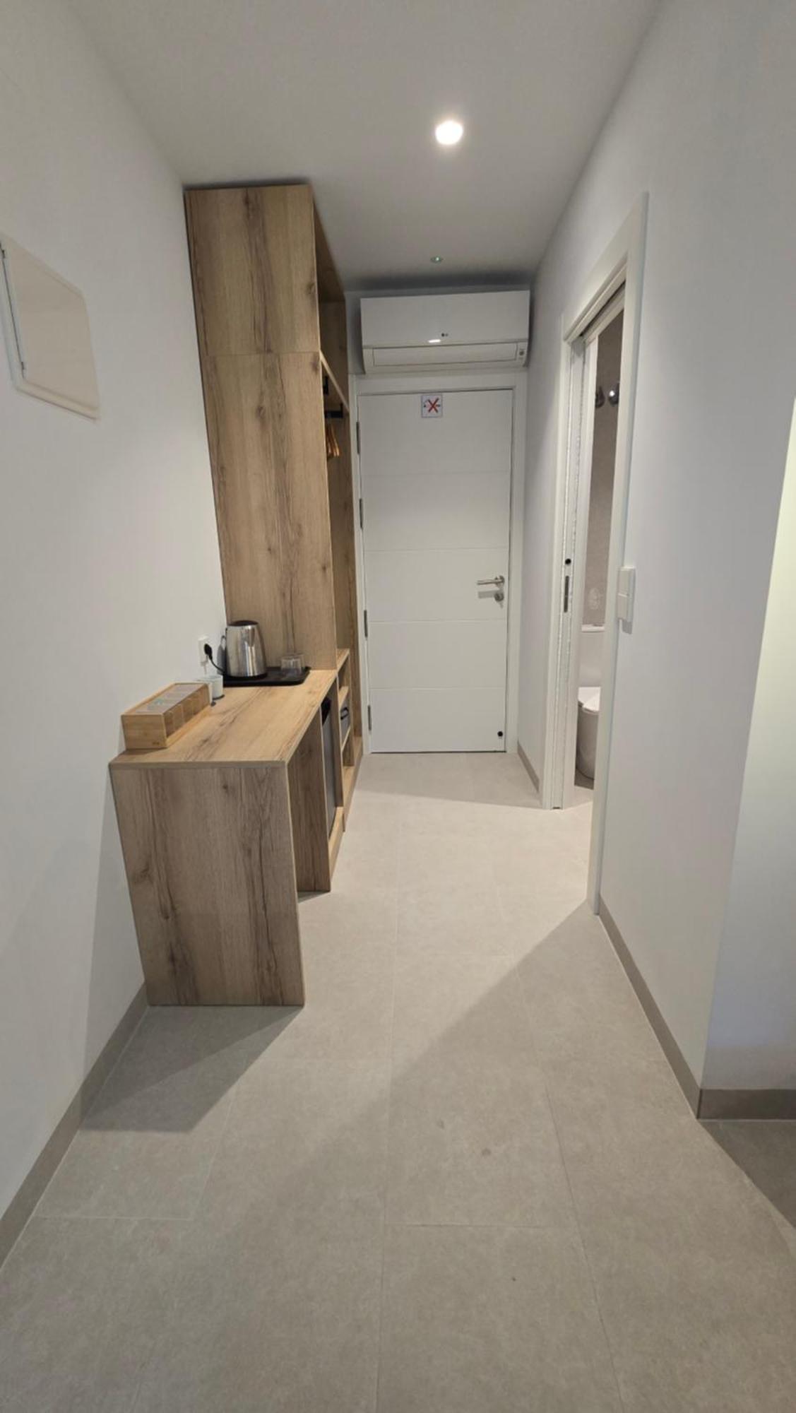 Hostal Rambla 24 By Holihome Alicante Bagian luar foto