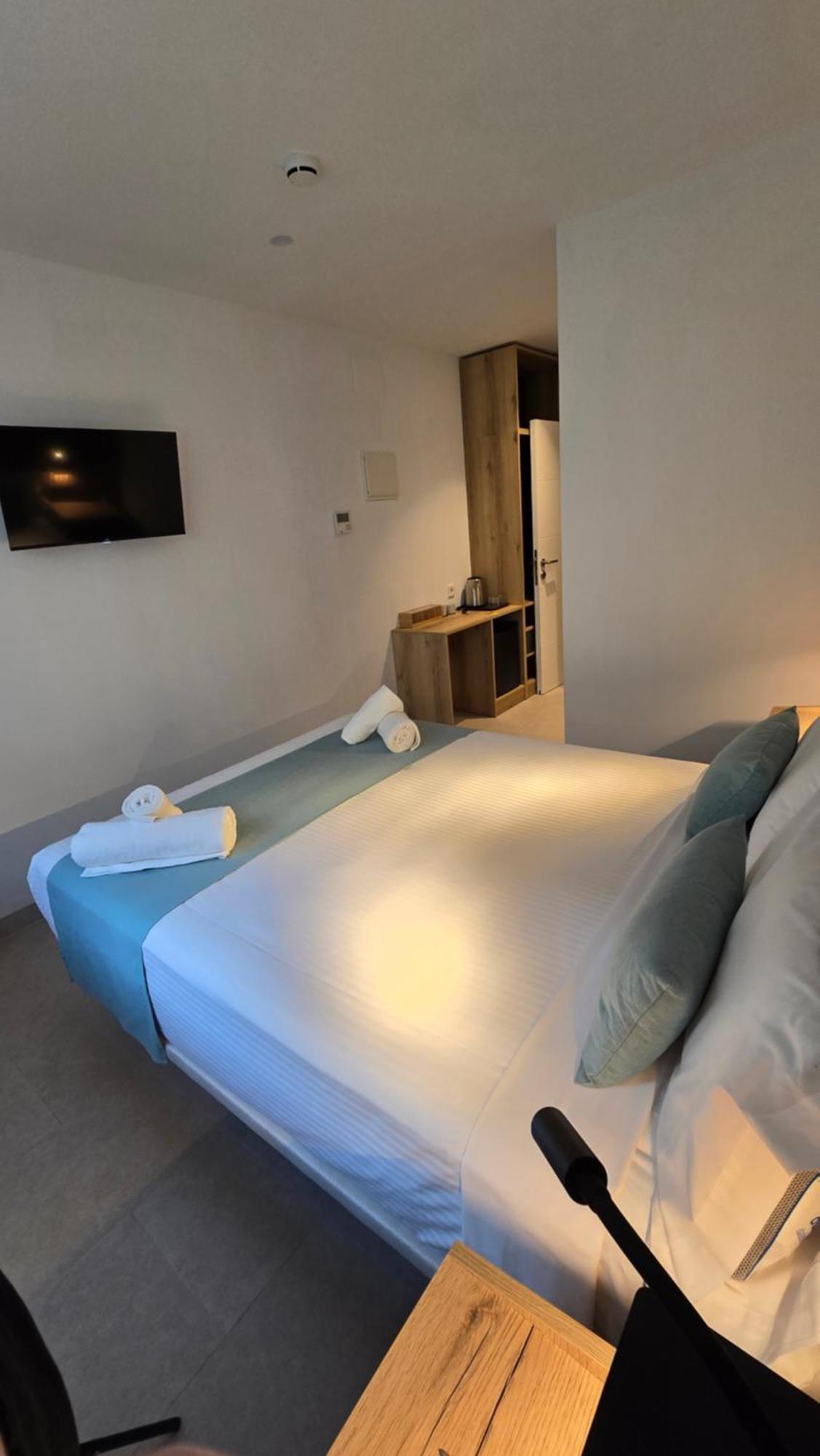 Hostal Rambla 24 By Holihome Alicante Bagian luar foto