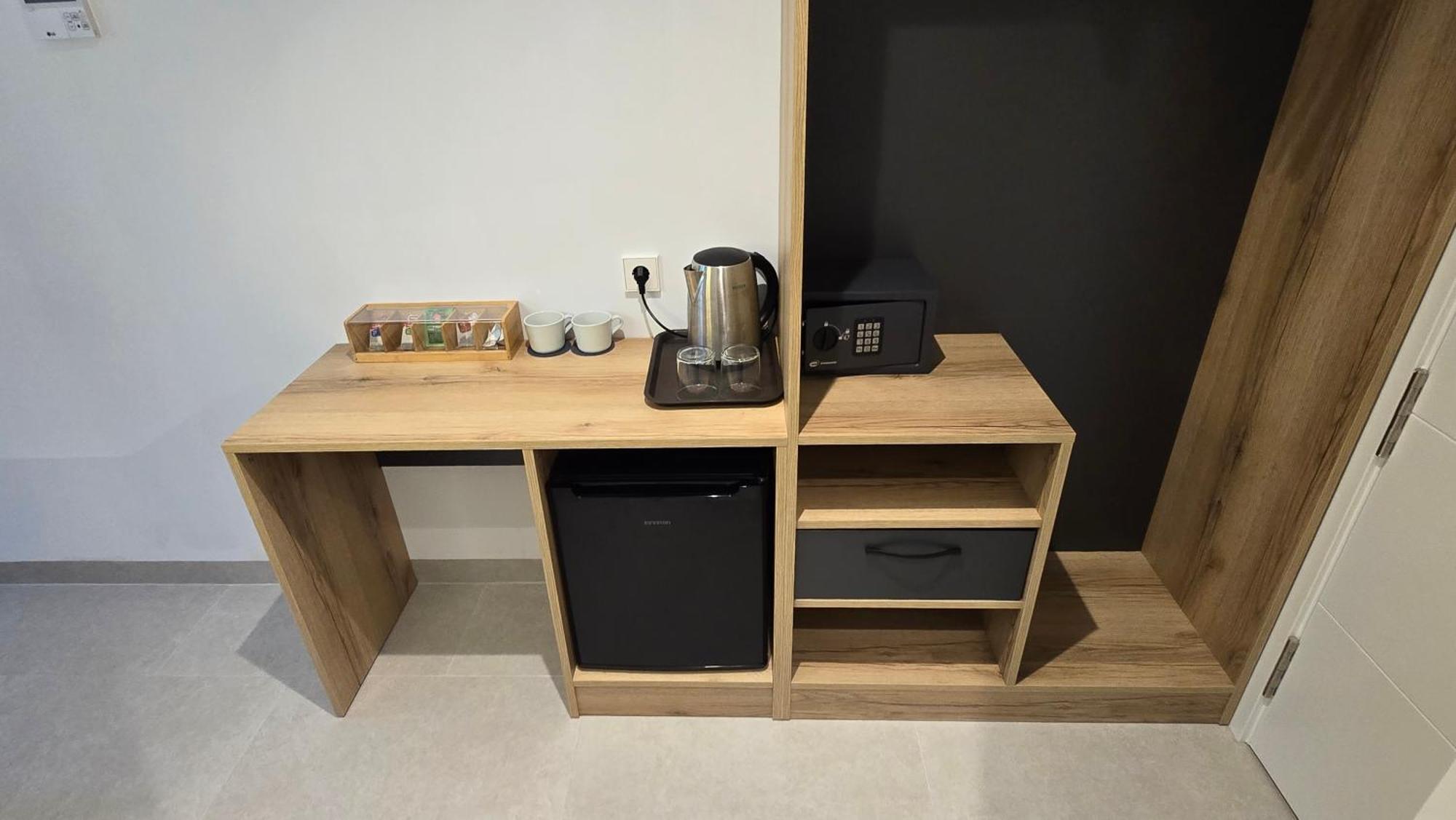 Hostal Rambla 24 By Holihome Alicante Bagian luar foto