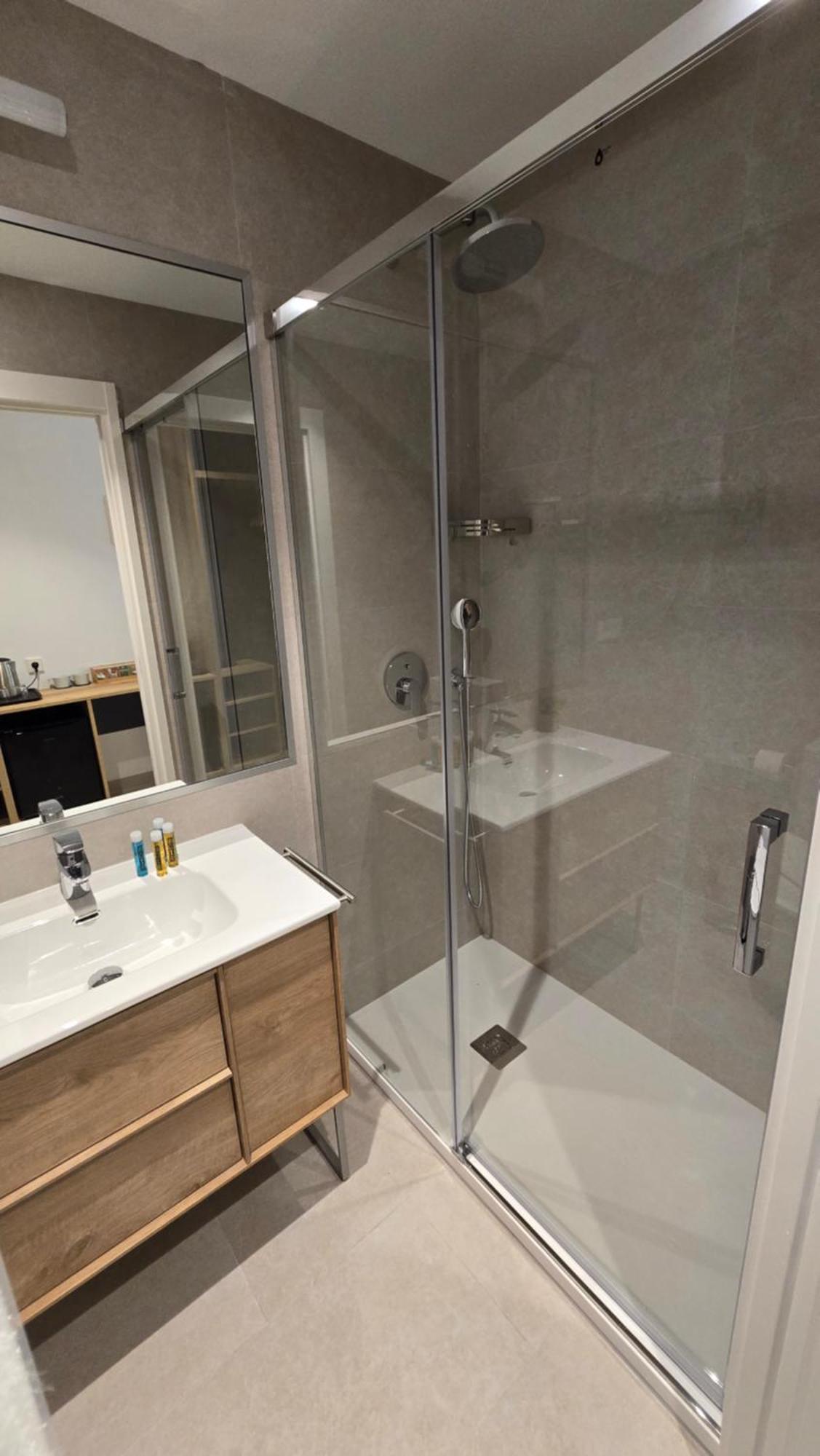 Hostal Rambla 24 By Holihome Alicante Bagian luar foto